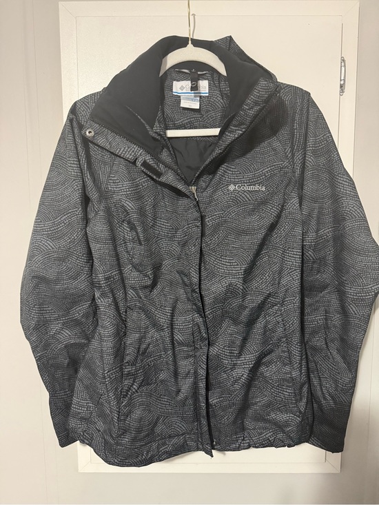 Columbia Jackets & Blazers - 107. Columbia Women's Black & Gray Patterned Ski Jacket XS